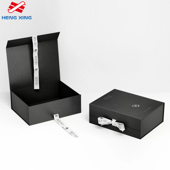 geschenkdoos met deksel met magnetische sluiting