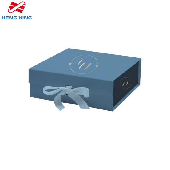 geschenkdoos met deksel met magnetische sluiting