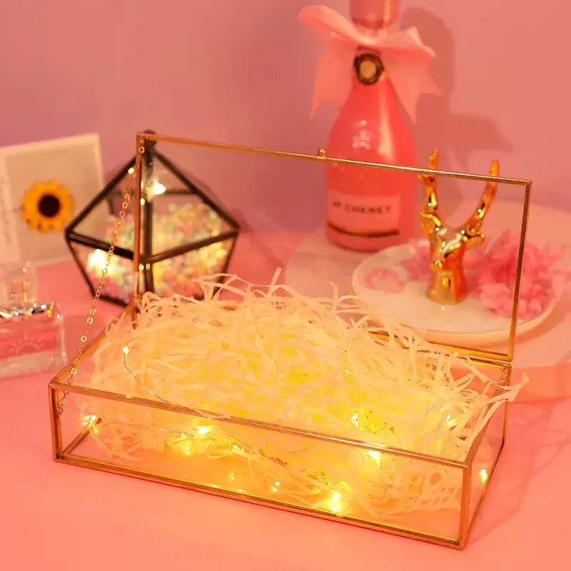 versnipperd raffiapapier versnipperd raffiapapier